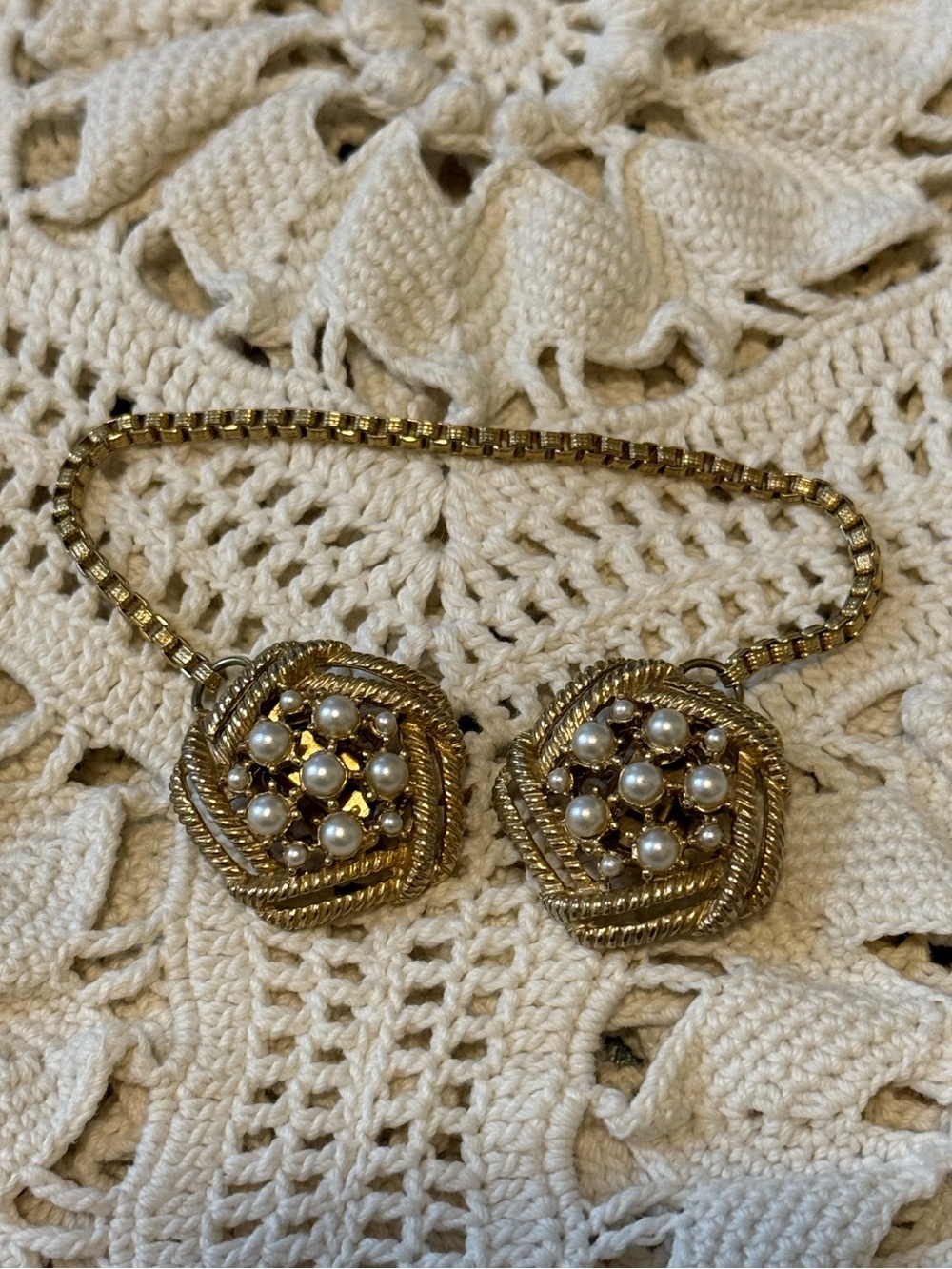 Vintage Sweater Clip